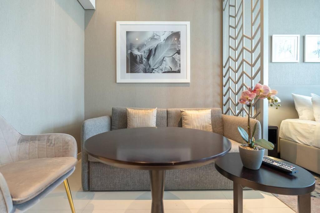 Modern Studio With Prime View Of Canal Appartement Dubaï