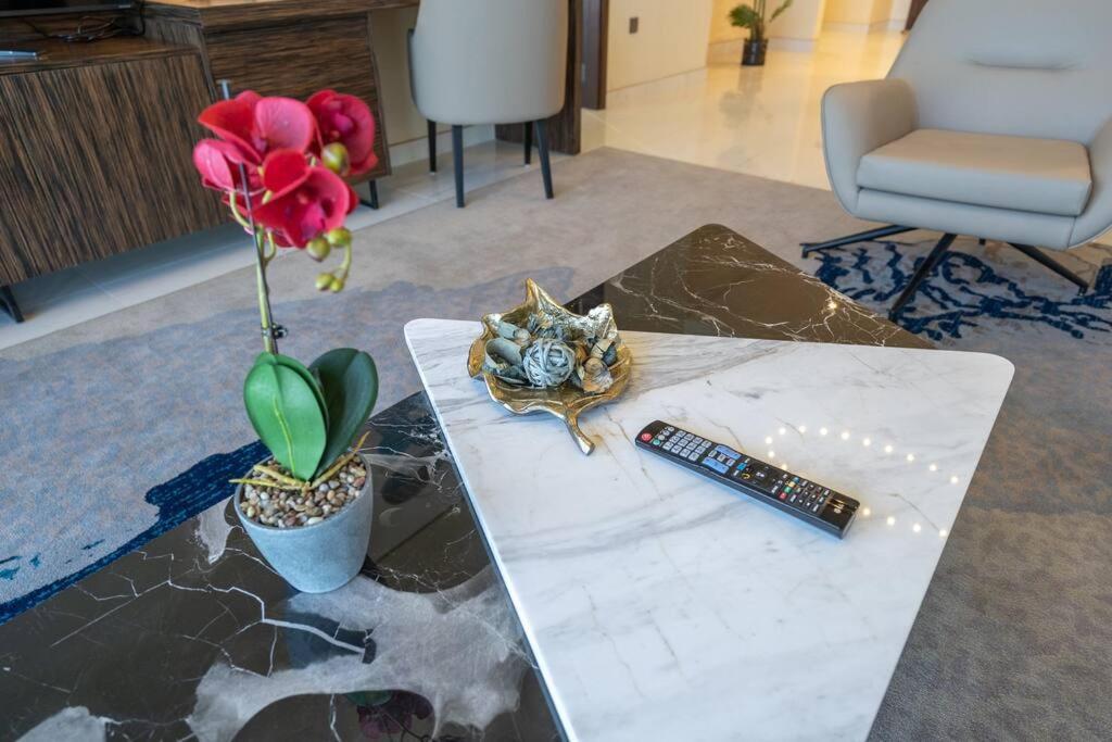 Exquisite Minutes Away From The Appartement Dubaï