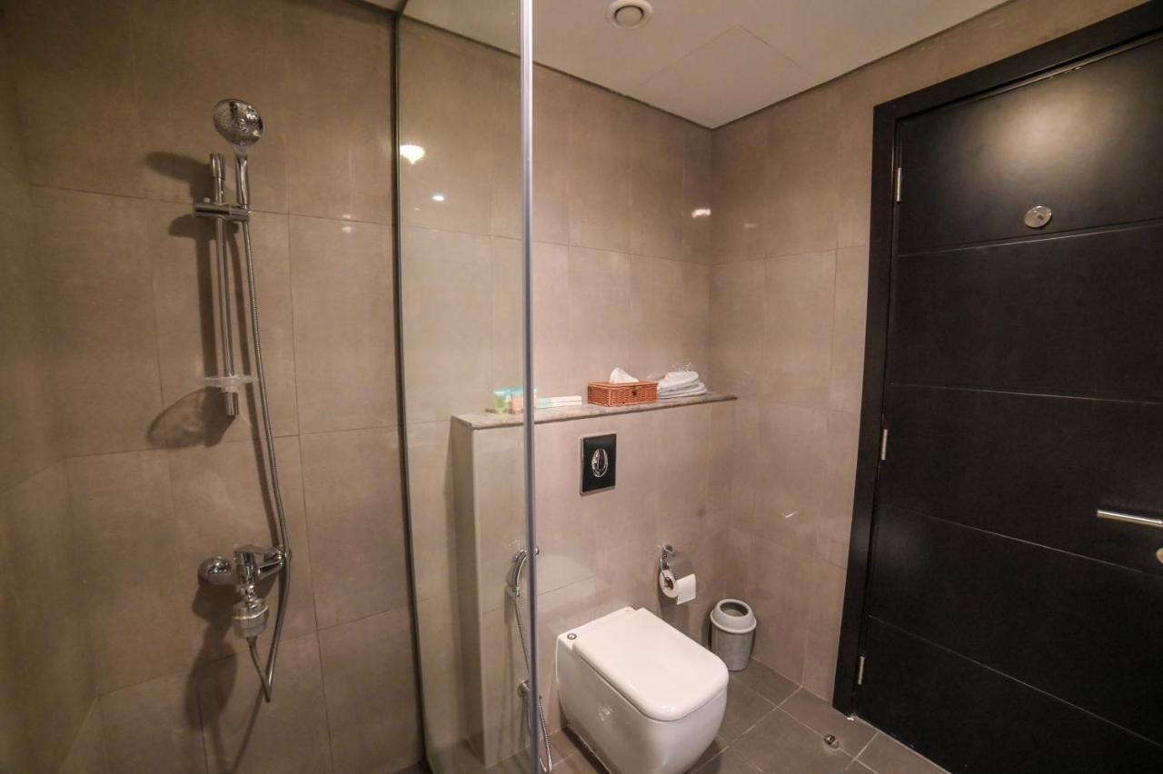 1bhk With Canal View Damac Merano Business Bay Feriehus *