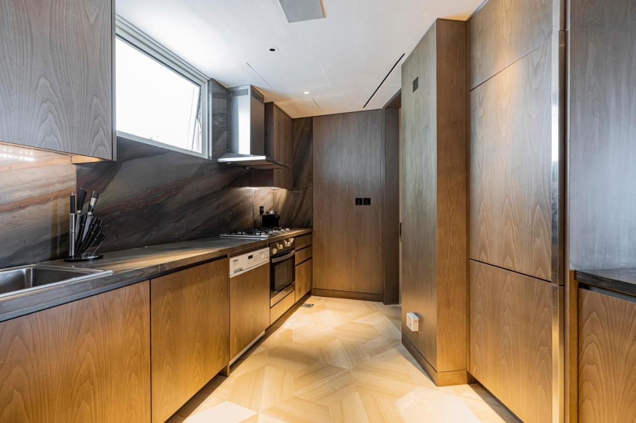 Lägenhet Daniels Five Palm Sea View 2br With Maids Dubai