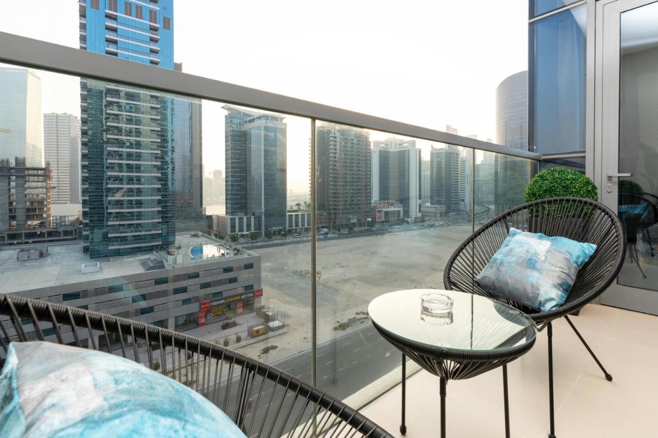 Apartment Ultimate Bay View: Burj Khalifa Pool Retreat *
