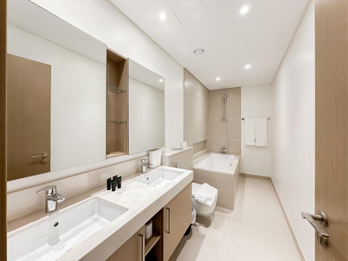Luton - Sea And Eye View & Luxury 3br , 5242 Tower - , Marina - 28ab02 Apartamento *
