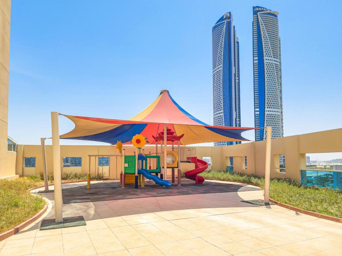 Daniels 1br Business Bay Partial Burj Khalifa View Dubái
