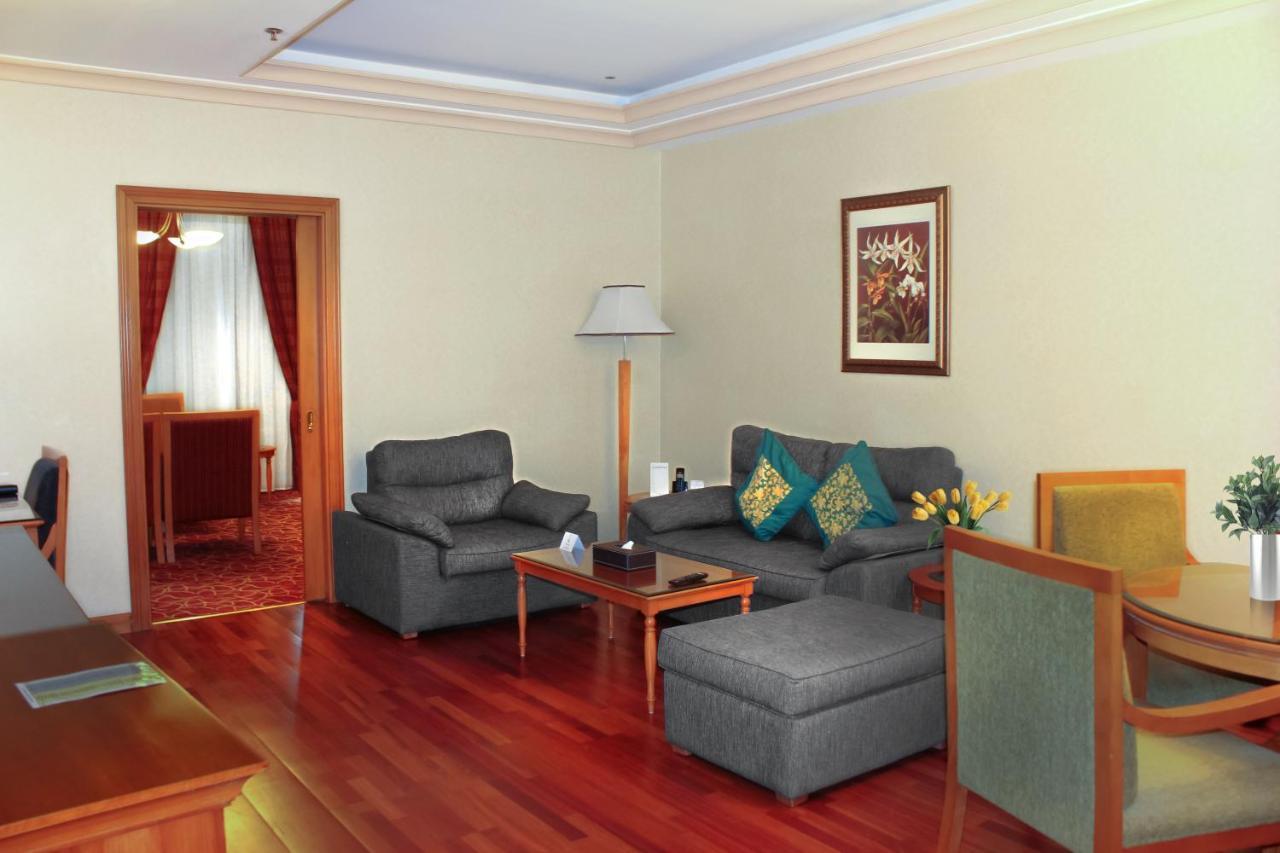 Avenue 4*