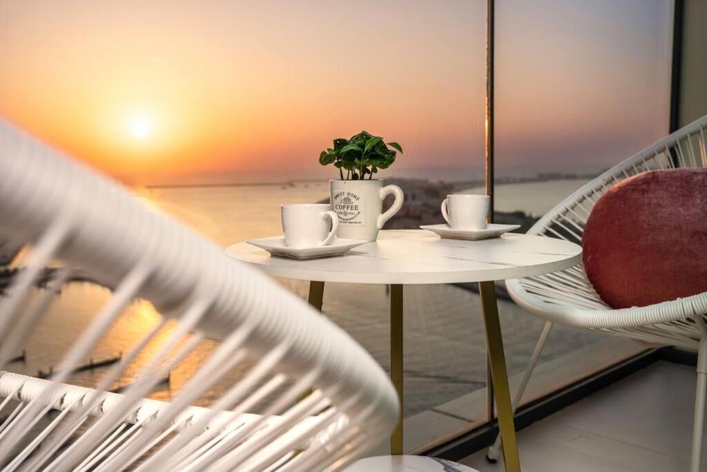 Prime Retreats - Vista Emaar