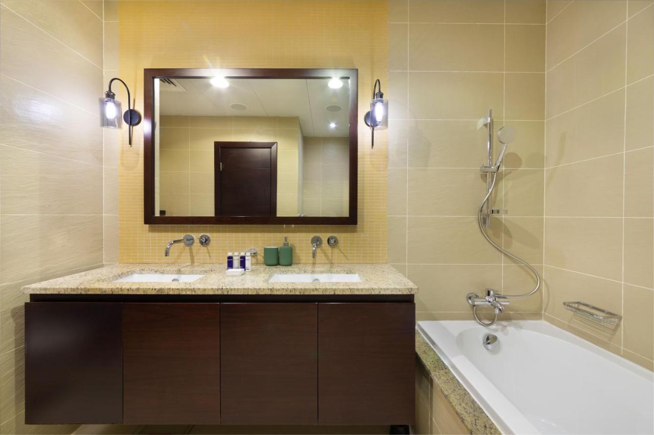 Maison Privee - Spacious Apt On Palm Jumeirah W Sea Views And Premium Facilities Access Dubái
