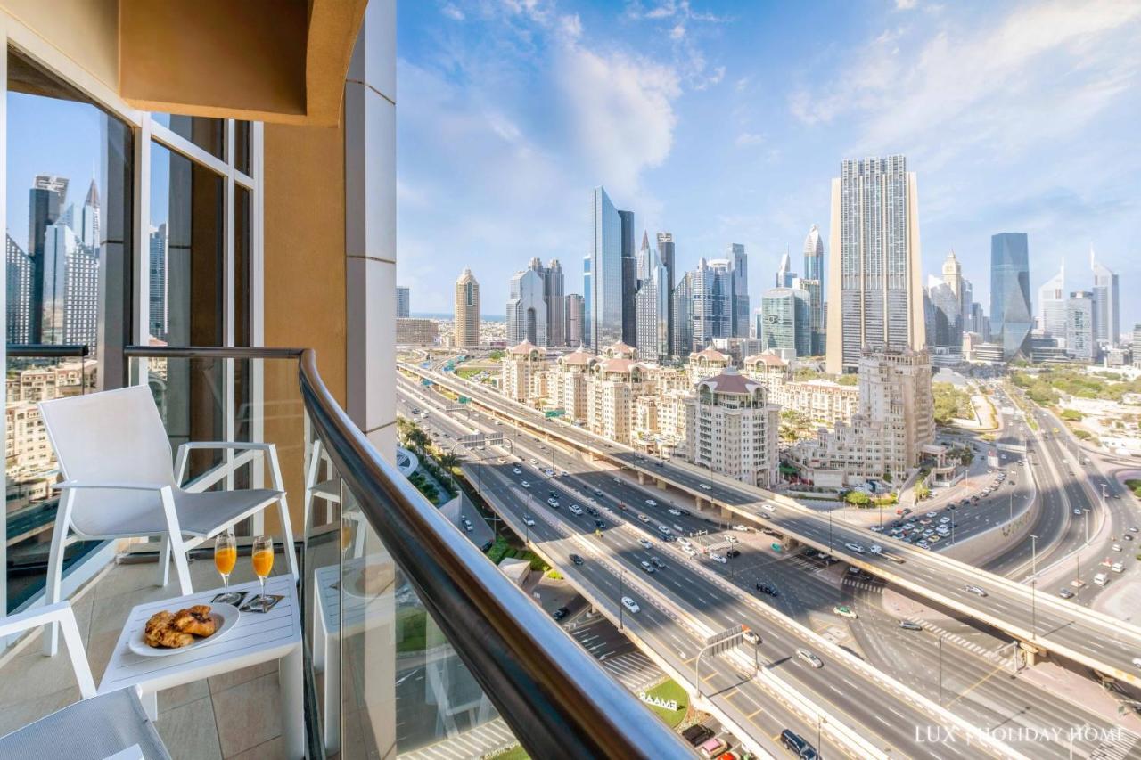 Lux The Emaar Fashion Avenue Dubái