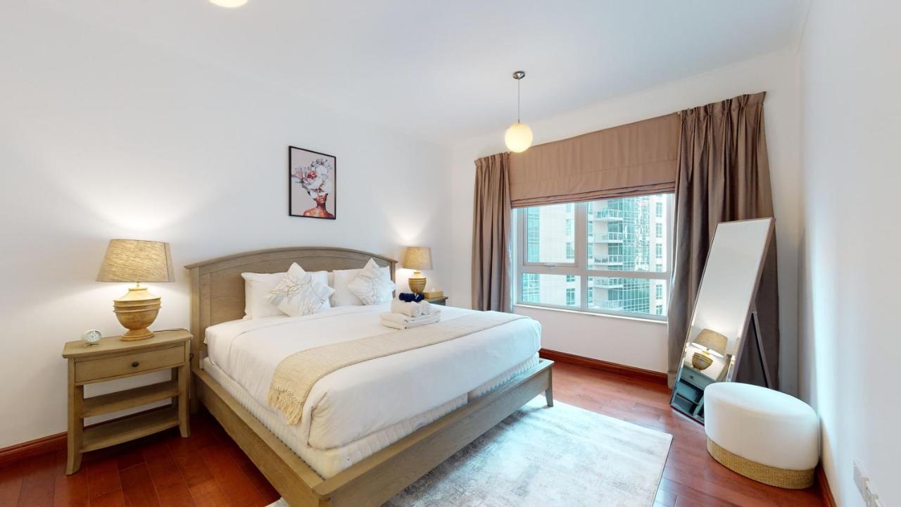 Apartemen Stylish 2-bed Burj Khalifa And Fountain Views Dubai