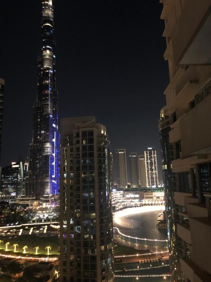 Downtown Boulevard One Bedroom Apt In 29 Blvd غرفة وصالة Burj & Fountain View Master Bedroom Plus 2 Single Beds In Living Dubai