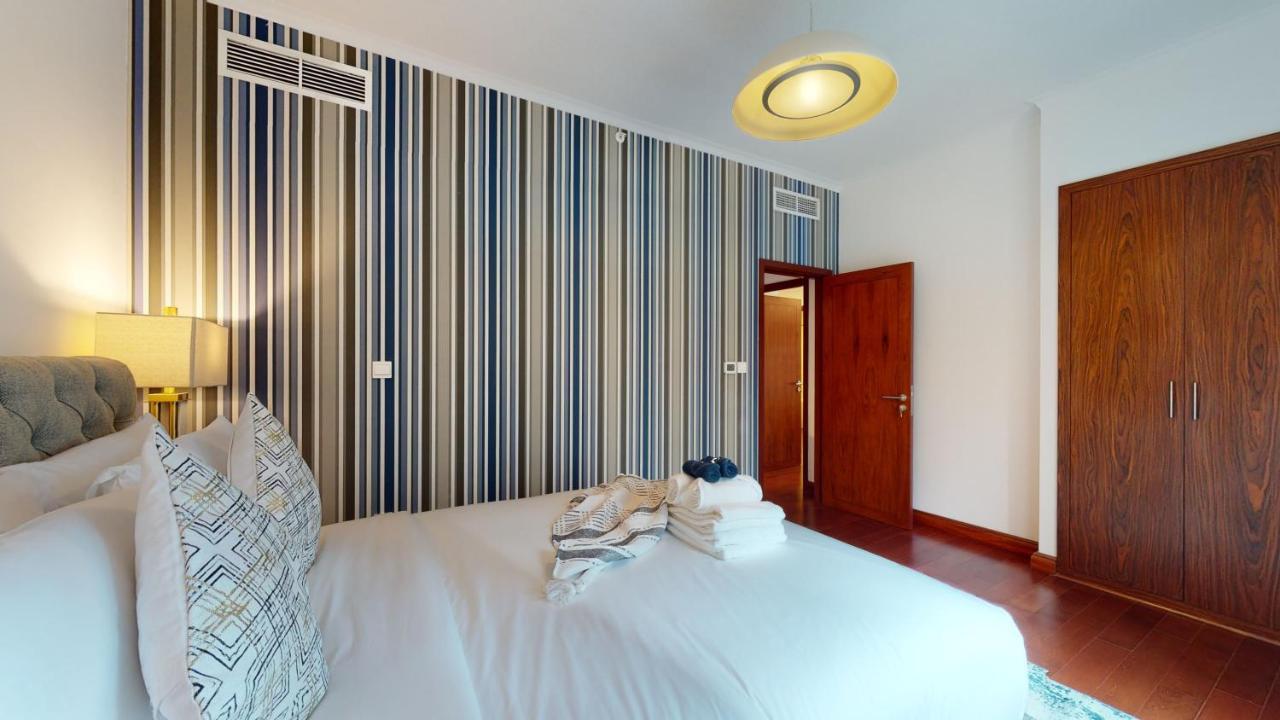 Apartemen Stylish 2-bed Burj Khalifa And Fountain Views Dubai