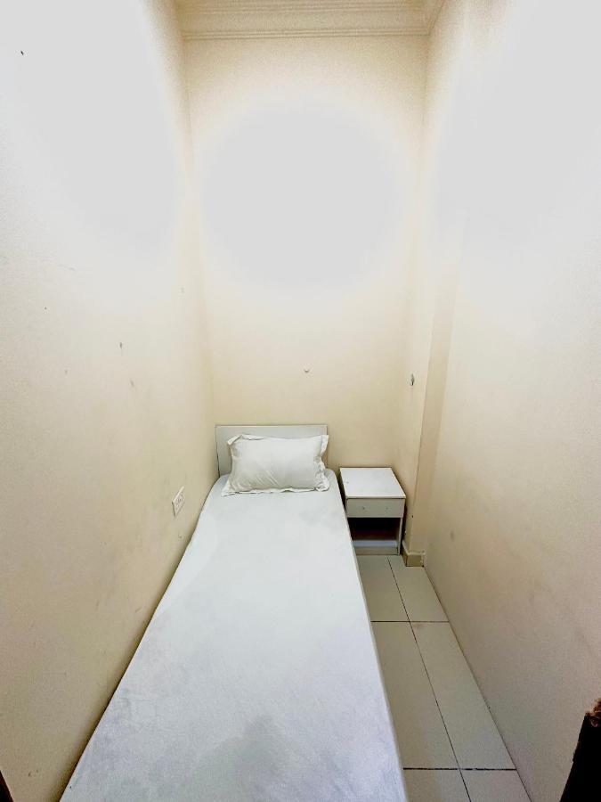 Privatunterkunft Low-priced Budget For Rent Near Dafza *