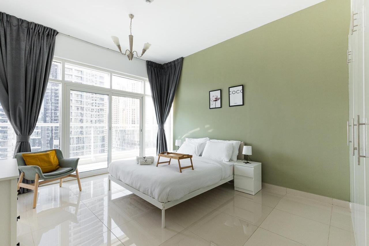 Lovely Unit With Marina View Semesterbostad *
