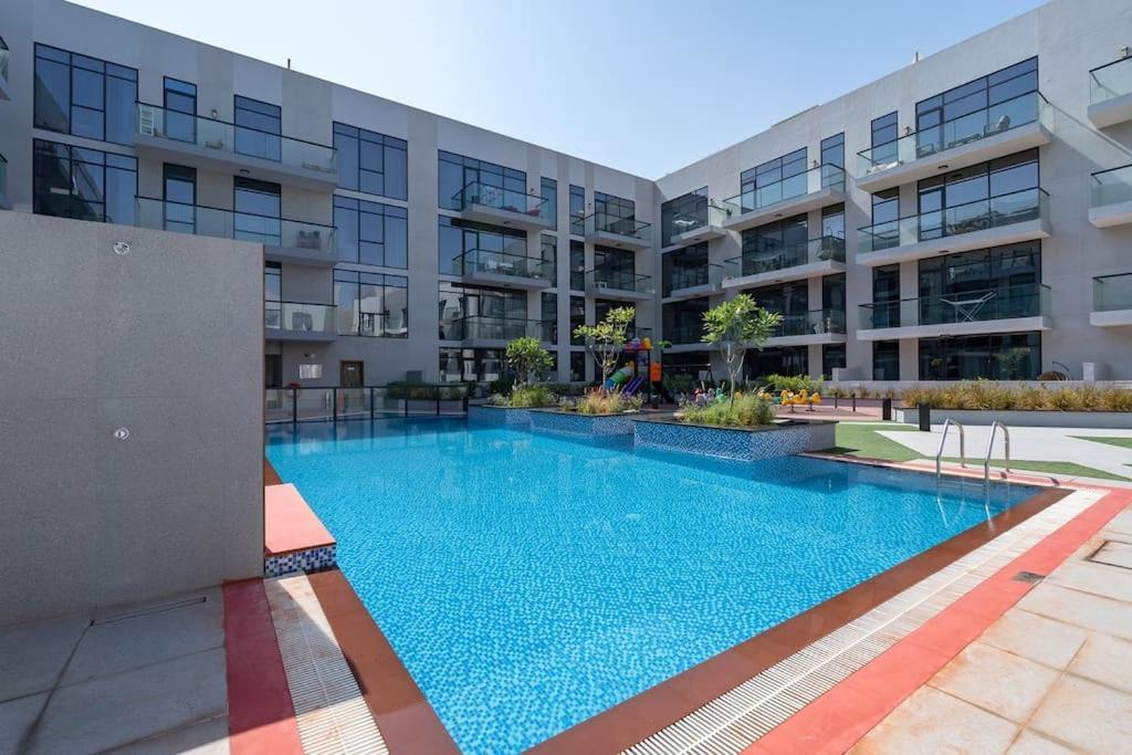 Tropical Loft With Working Station In Jvc * Dubai