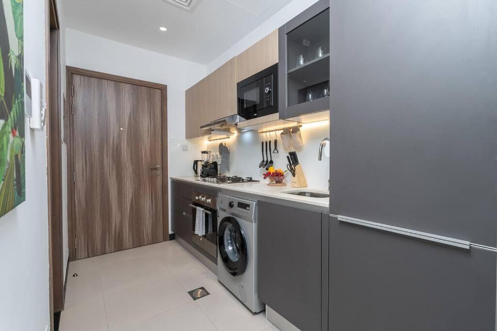 Apartament Tropical Loft With Working Station In Jvc