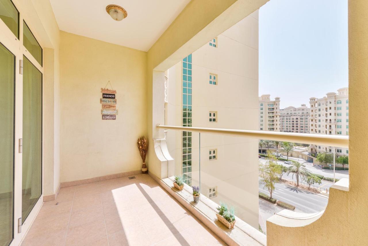 Apartment Shoreline - Beachfront Luxury Palm Jumeirah - Free 5* Access Dubai