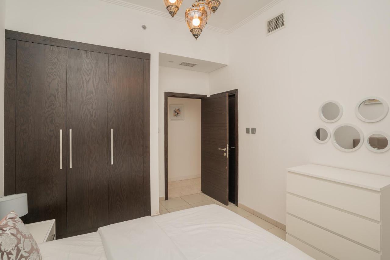Apartamento Large 2 Bedroom, Pool And Gym Access, Cayan Tower Dubai
