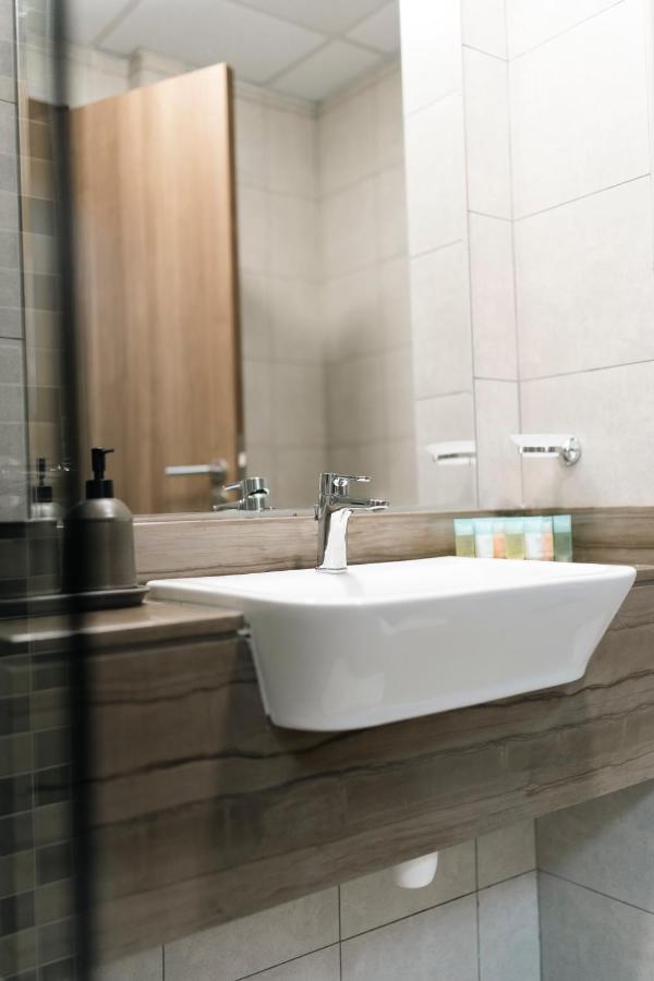 Newly Furnished Apt- Easy Access To Metro * Dubaï