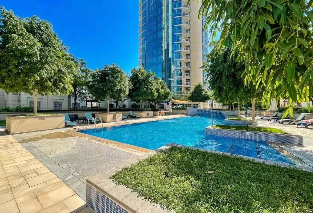 Stylish 2-bed Burj Khalifa And Fountain Views Apartemen Dubai
