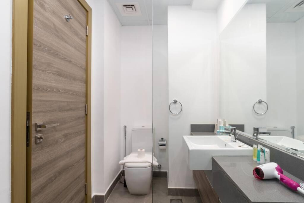Appartement In Jvc - Pool & Gym Dubaï