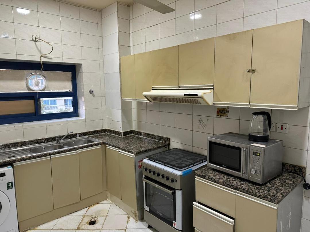 Low Priced New Residential For Rent In Near Dafza Metro Station Apartamento Dubái