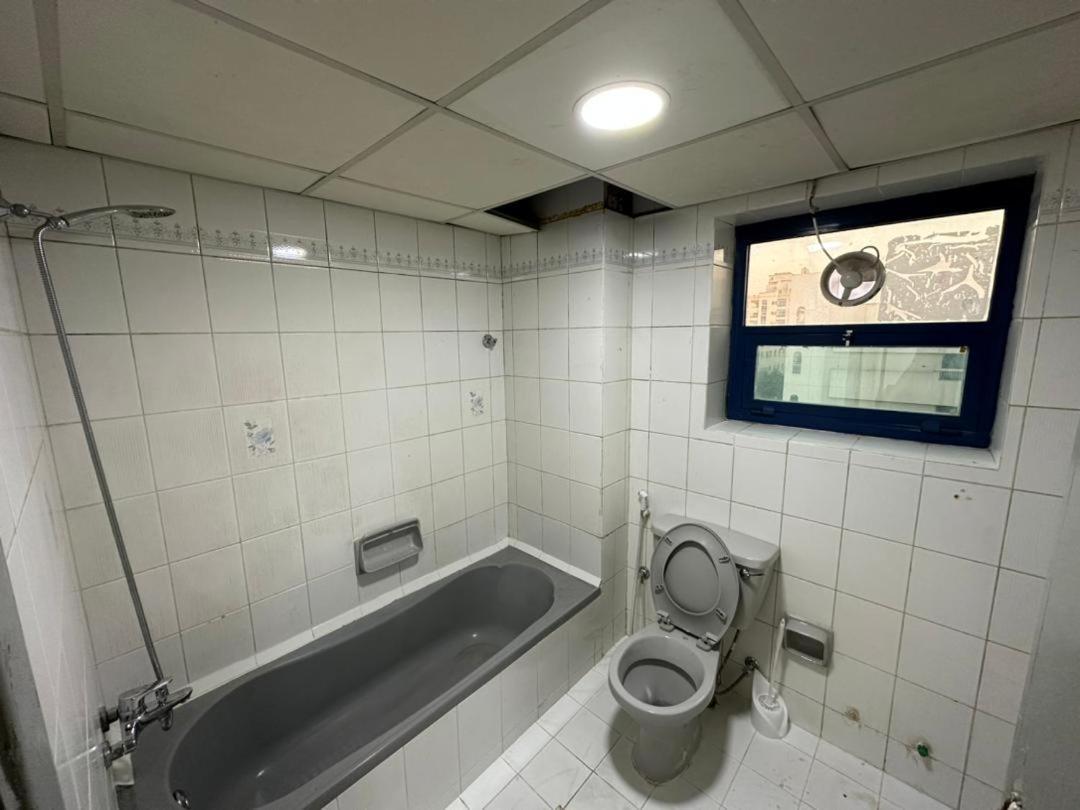 Low Priced New Residential For Rent In Near Dafza Metro Station Apartamento Dubái