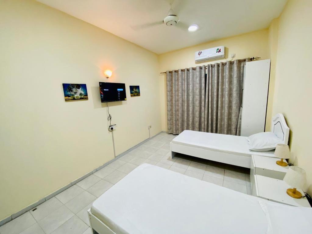 Low Priced New Residential For Rent In Near Dafza Metro Station Apartamento