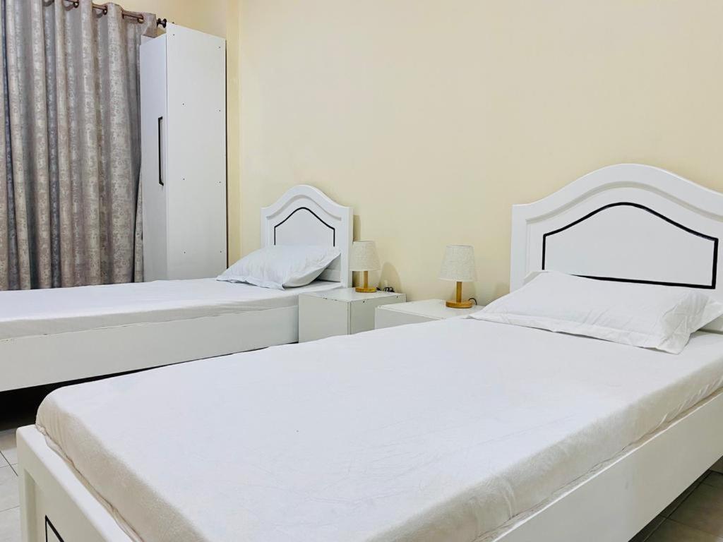 Apartamento Low Priced New Residential For Rent In Near Dafza Metro Station Dubái