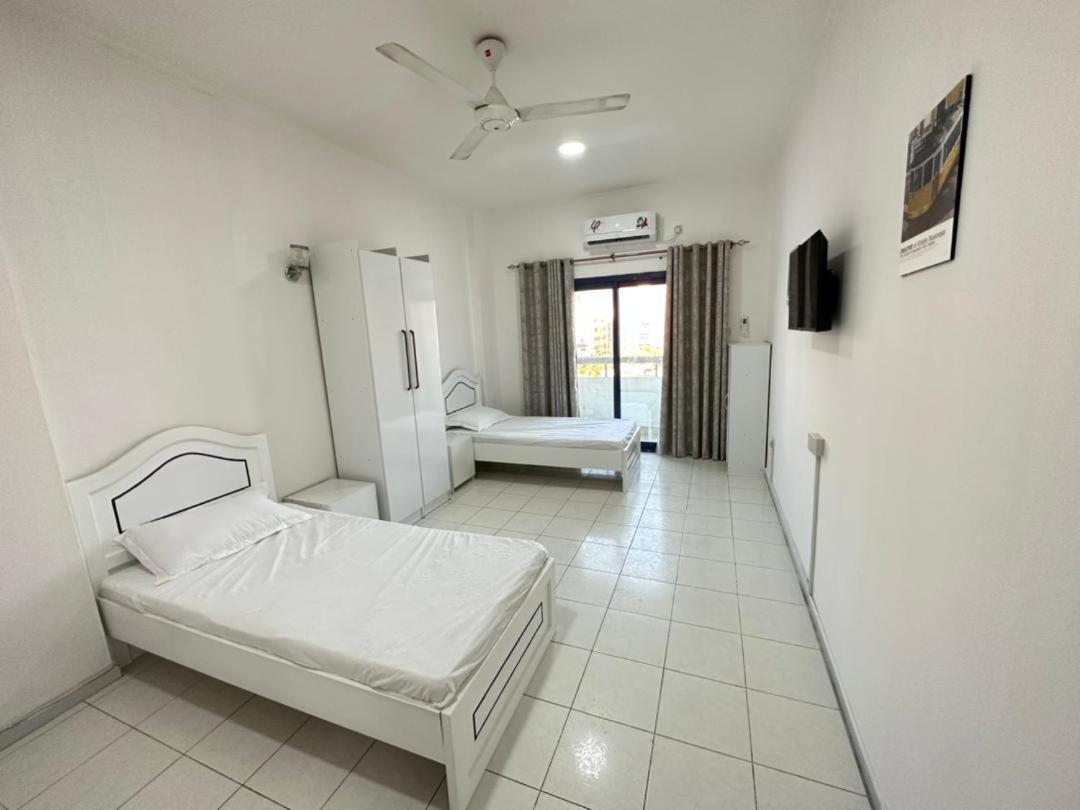 Apartamento Low Priced New Residential For Rent In Near Dafza Metro Station Dubái