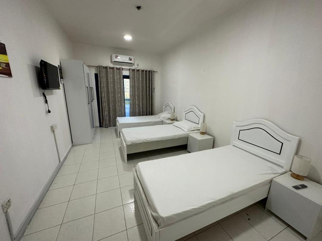 Low Priced New Residential For Rent In Near Dafza Metro Station Apartamento *