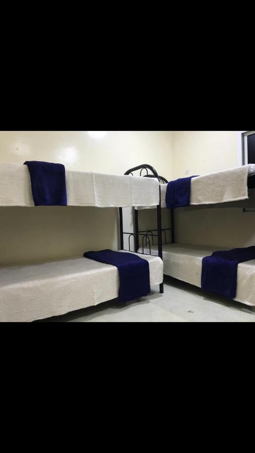 Travelers Hostal *