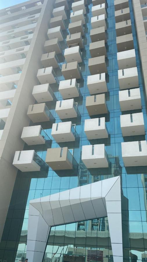 Newly Furnished Apt- Easy Access To Metro Appartement Dubaï