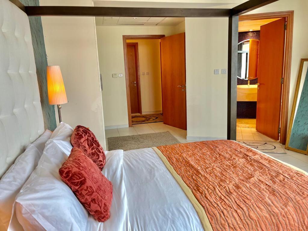 Cozy 2 Bedroom Apartamento Dubái