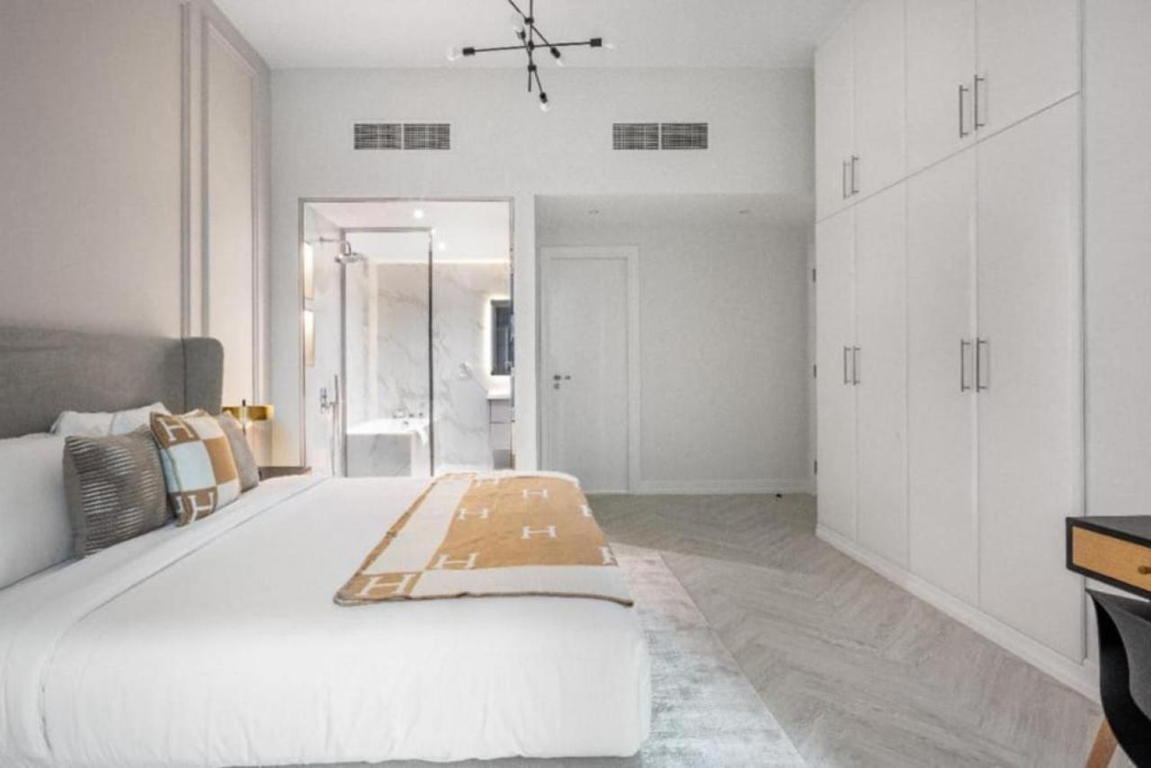 Azure, Marina - Majestic Two Bedroom Lejlighed