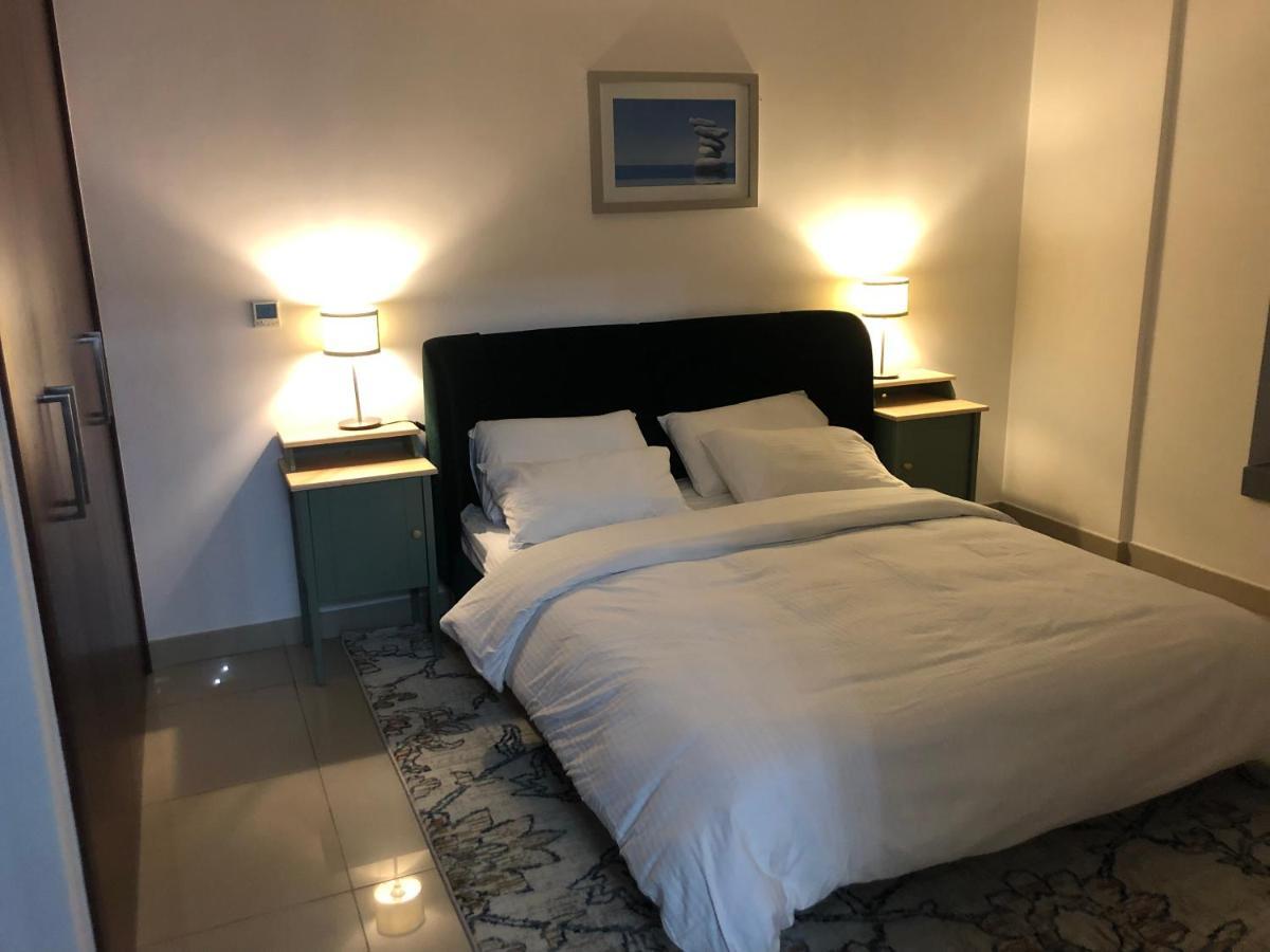 Downtown Boulevard One Bedroom Apt In 29 Blvd غرفة وصالة Burj & Fountain View Master Bedroom Plus 2 Single Beds In Living Apartemen