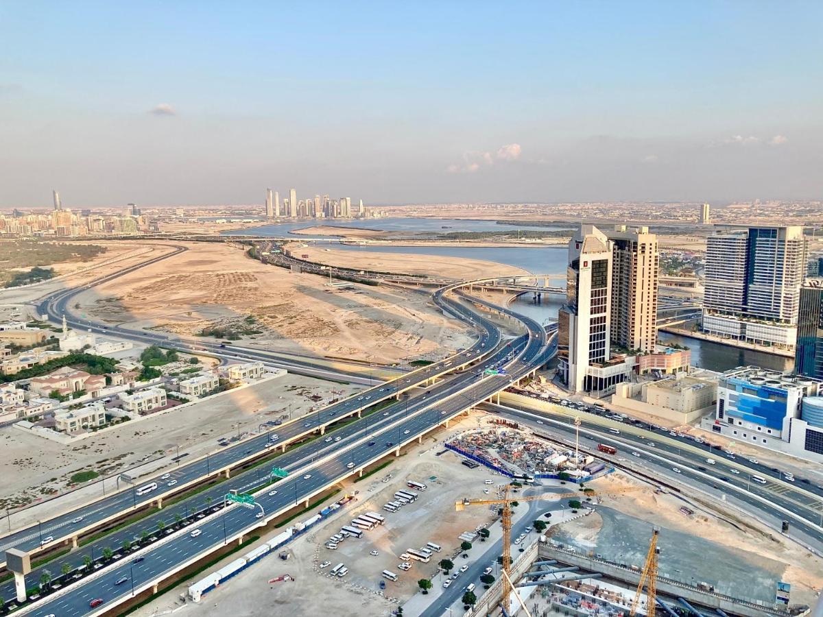 Apartemen Superhost - High-rise Chic Apt With Incredible Skyline Views *