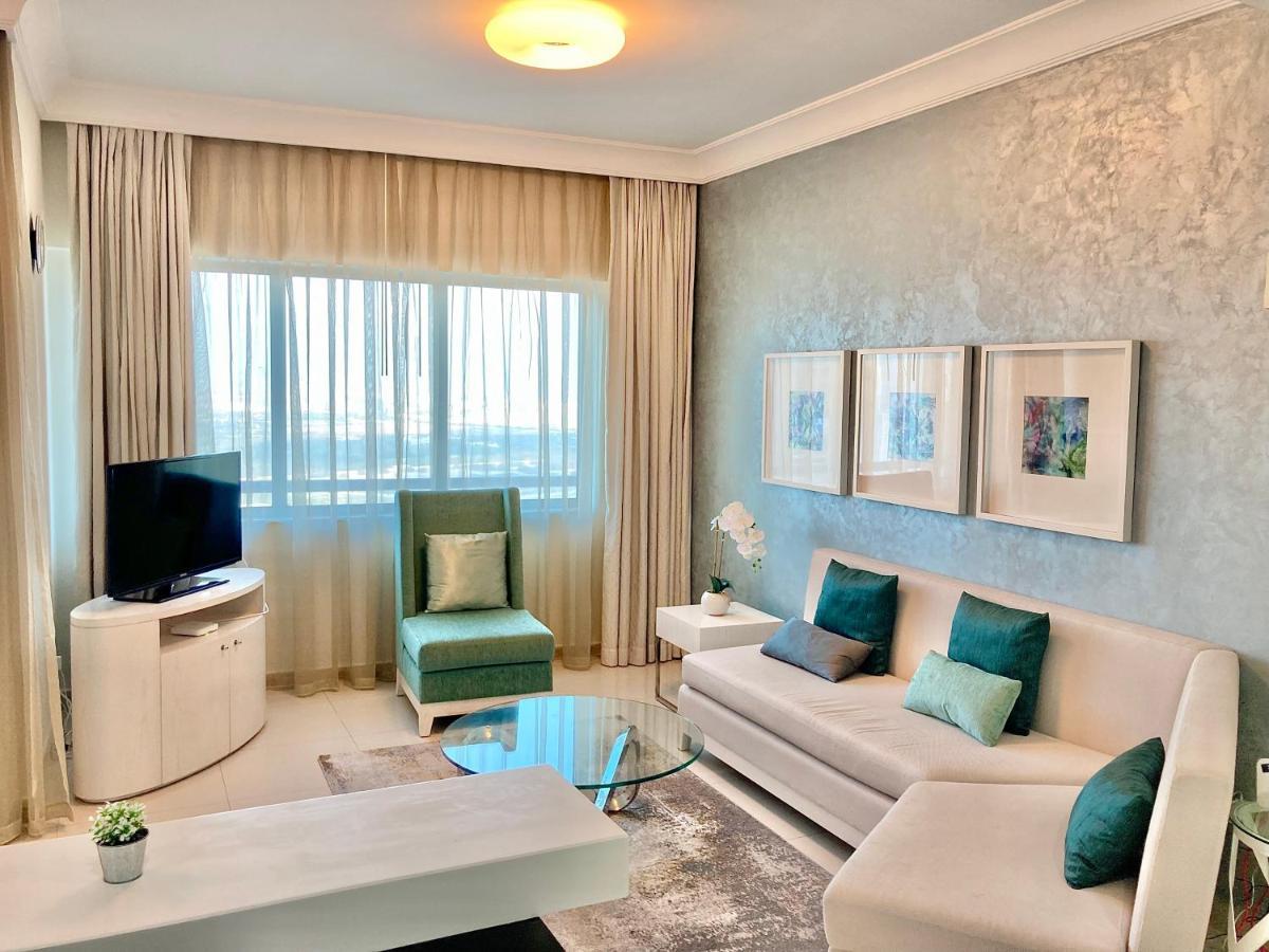 Apartemen Superhost - High-rise Chic Apt With Incredible Skyline Views *