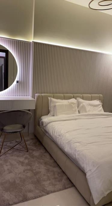 New Luxury Modern Canal View. Apartamento Dubai