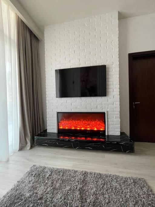 New Luxury Modern Canal View. Apartamento Dubai