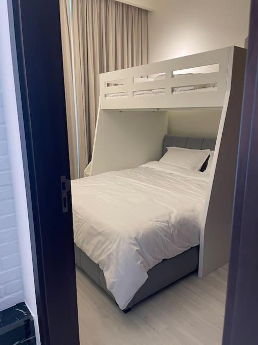 New Luxury Modern Canal View. Apartamento *