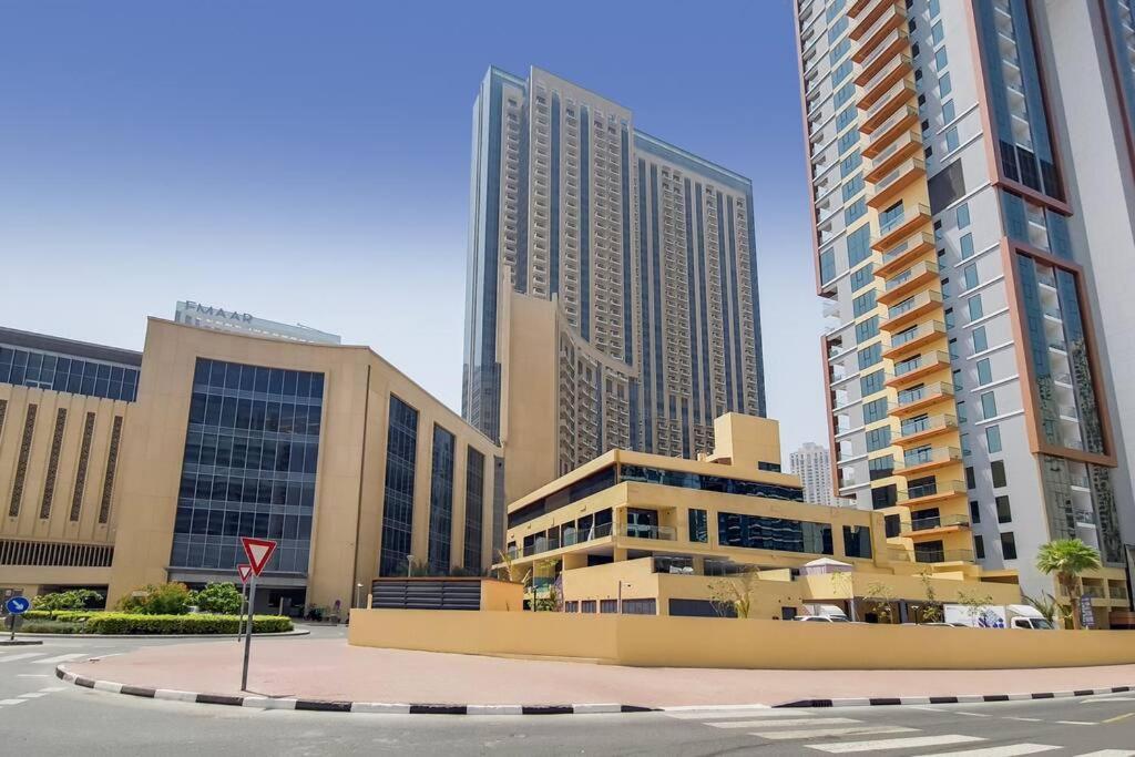 Semesterbostad 5-star Address Marina Mall Stunning Marina Views 3-bedroom