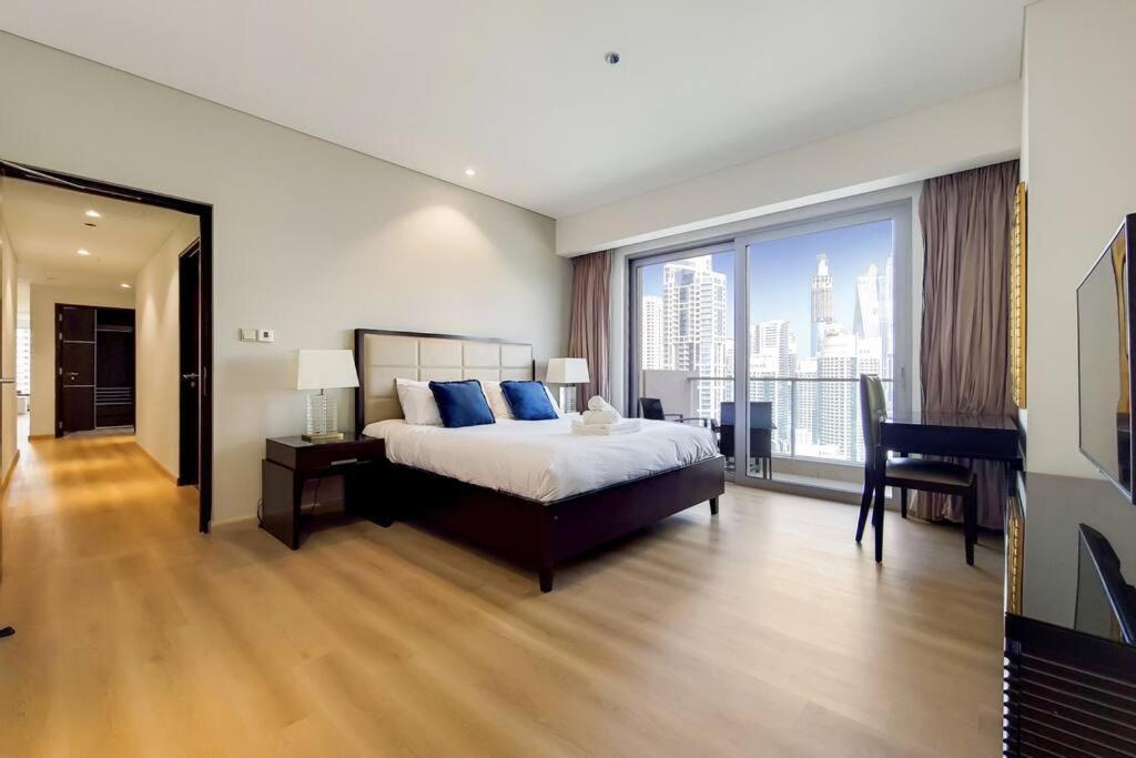 5-star Address Marina Mall Stunning Marina Views 3-bedroom Semesterbostad *