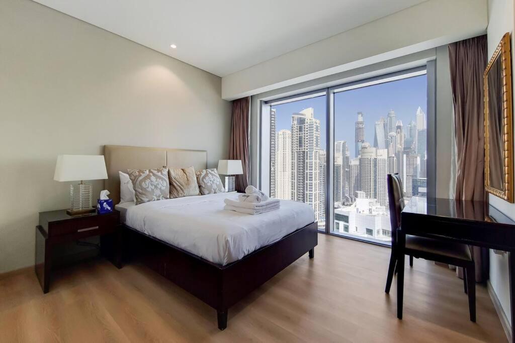 5-star Address Marina Mall Stunning Marina Views 3-bedroom *