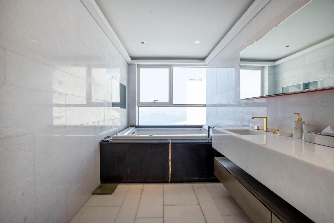 Five Palm Jumeirah 2br Luxury Penthouse , Full Marina View With Private Pool