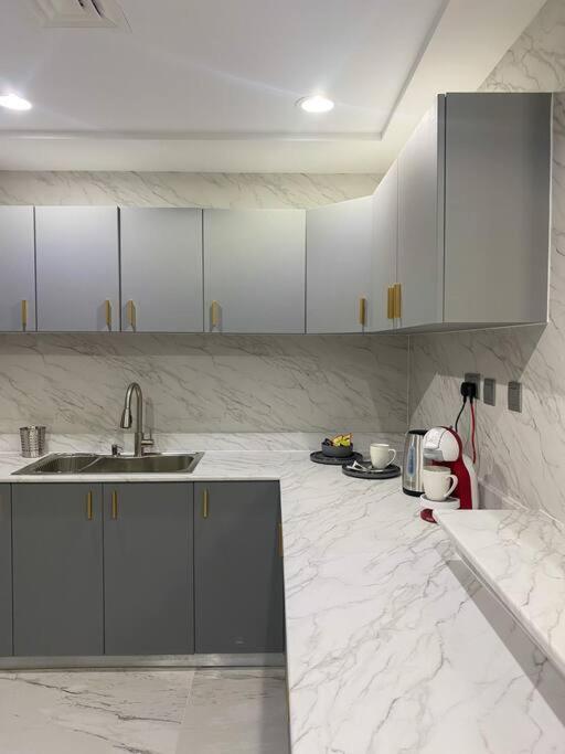 Deal!!! Brand New 1 Bed In The Heart Of Marina Dubái