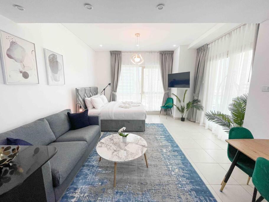 Appartement Royal Oceanic In Jbr By Happy Season Dubai