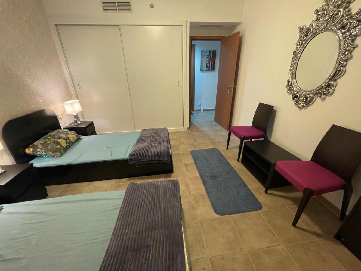 Travelers Backpackers Hostal