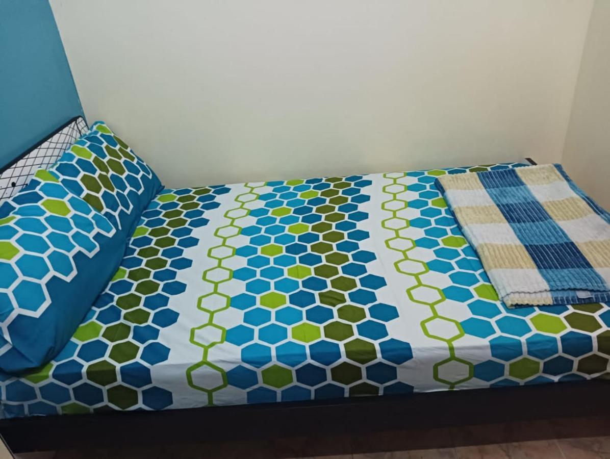Apartamento Moon Backpackers , Al Rigga , Partition For Couples And For Singles *