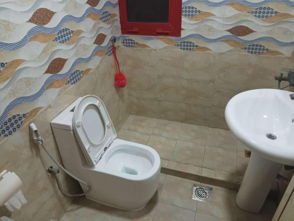 Moon Backpackers , Al Rigga , Partition For Couples And For Singles Apartamento