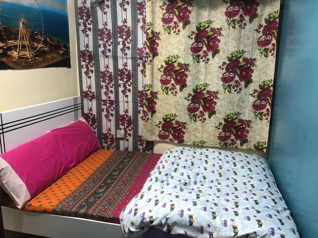 Moon Backpackers , Al Rigga , Partition For Couples And For Singles Apartemen *