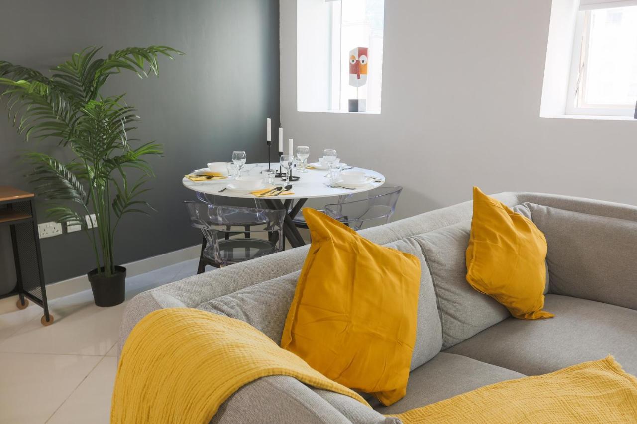Enticing Space With Marina View Near The Beach! Сasa de vacaciones
